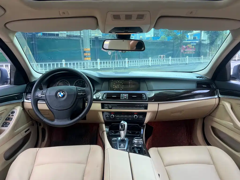 BMW 5 Series 2013 — фото 16