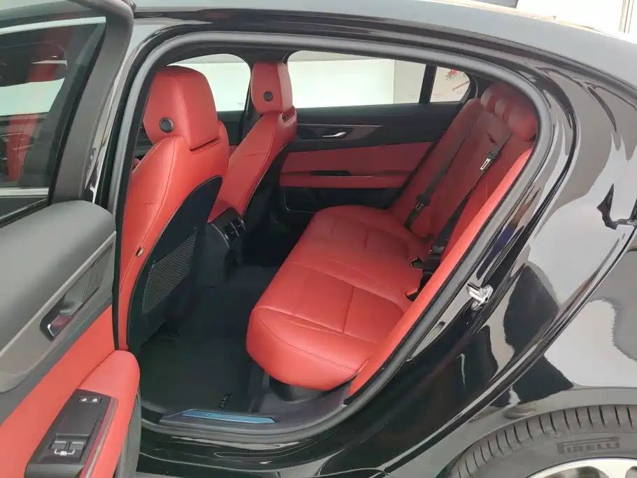 Jaguar XEL 2023 — фото 11