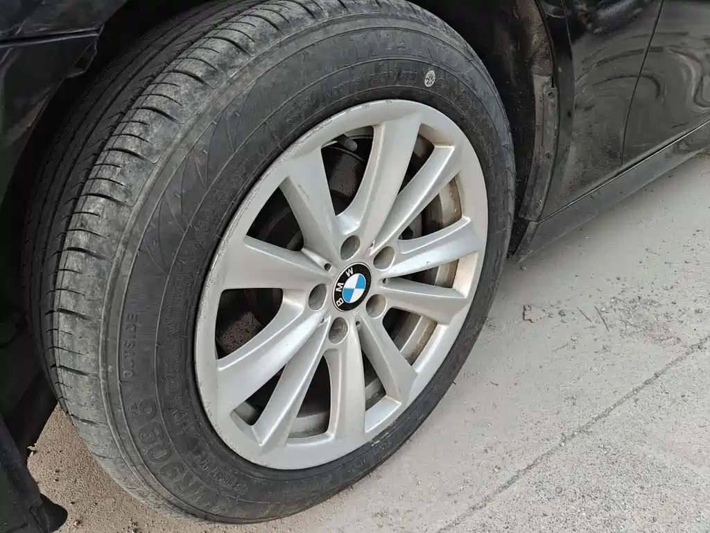 BMW 5 Series 2014 — фото 10
