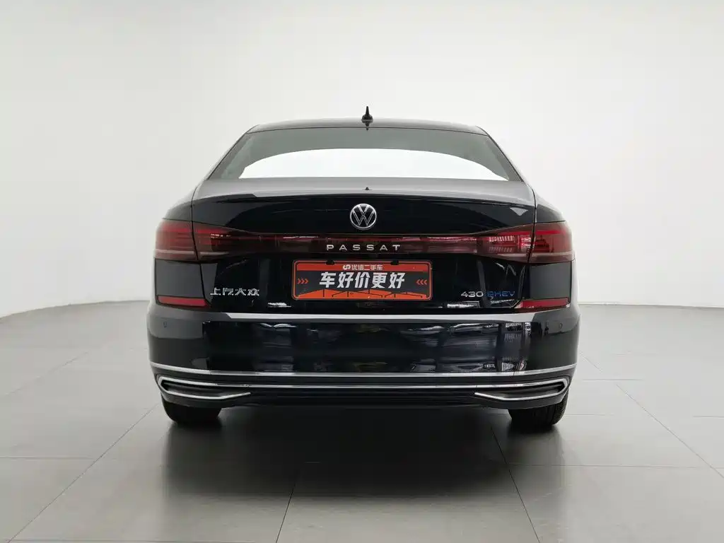 Volkswagen Passat Plug-In Hybrid 2023 — фото 4