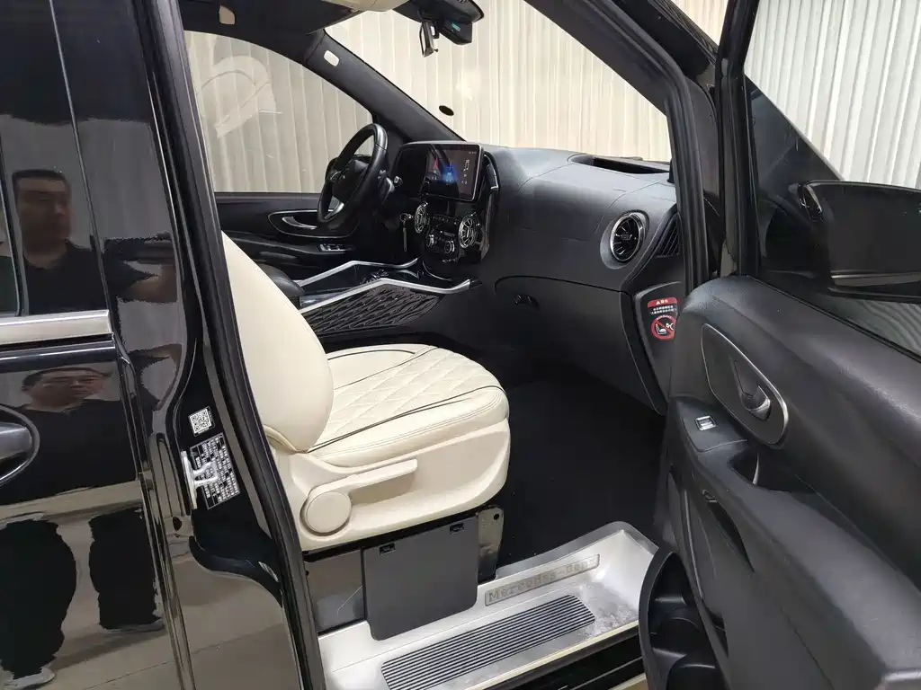 Mercedes-Benz Vito 2023 — фото 13
