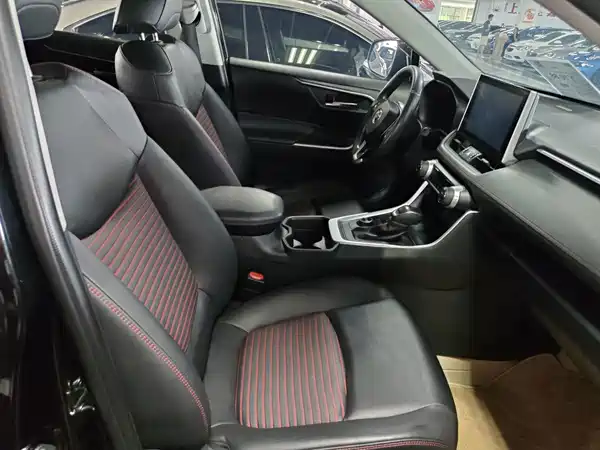 Toyota RAV4 2021