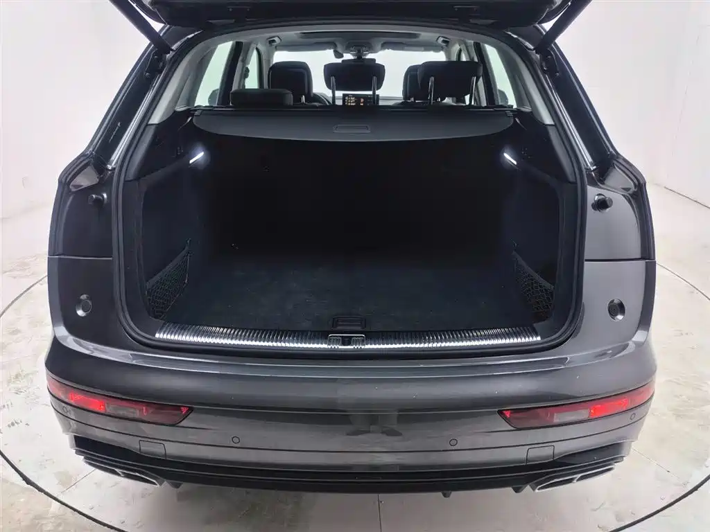 Audi Q5L 2023 — фото 24