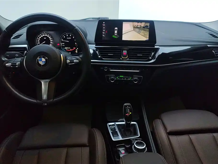 BMW 1 Series 2021 — фото 12