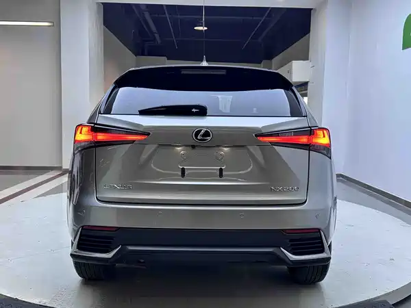 Lexus NX 2021