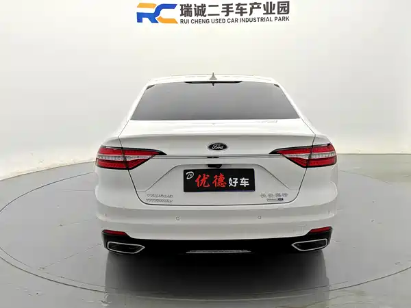 Ford Taurus 2019