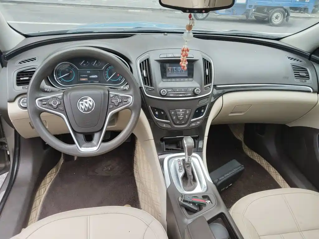 Buick Regal 2017 — фото 13