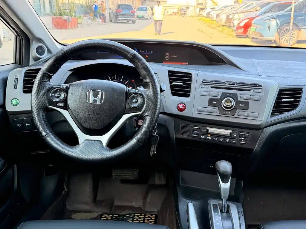 Honda Civic 2012 — фото 13