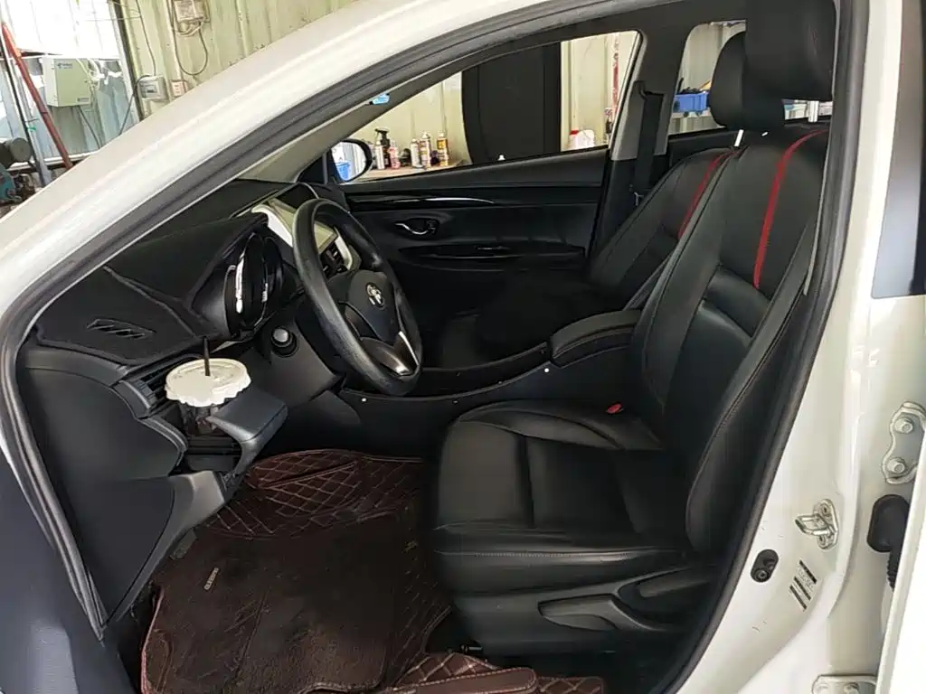 Toyota Yaris L 2020 — фото 15