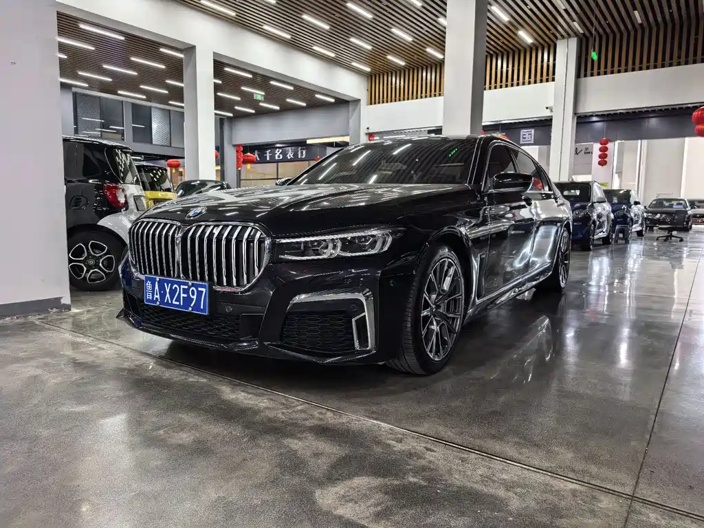 BMW 7 Series 2020 — фото 1