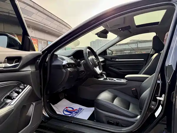 Nissan Teana 2024
