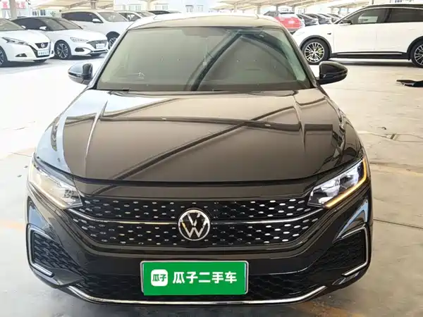 Volkswagen Passat 2024
