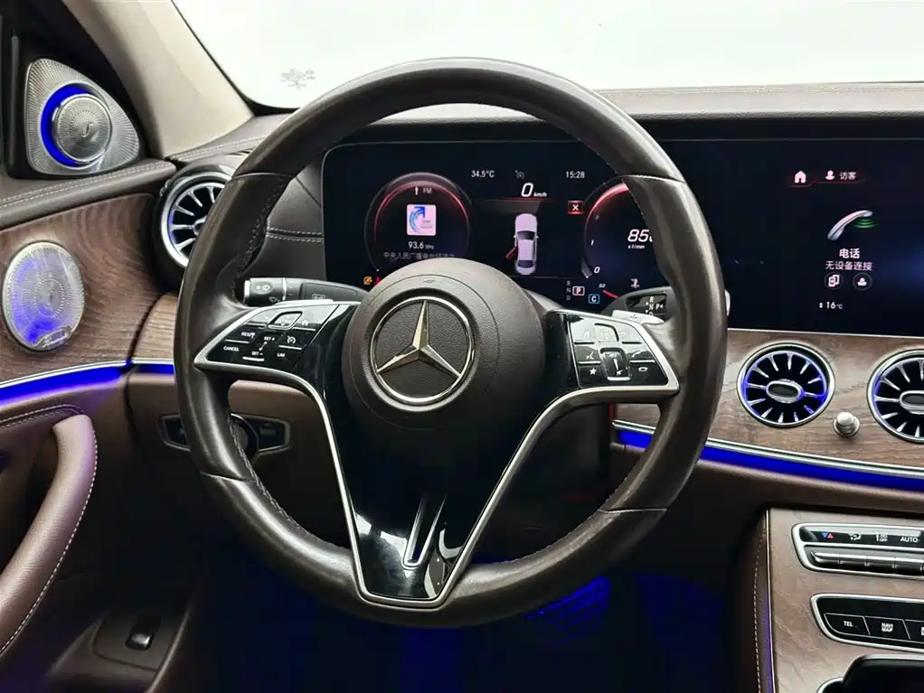Mercedes-Benz E-Class 2021 — фото 12