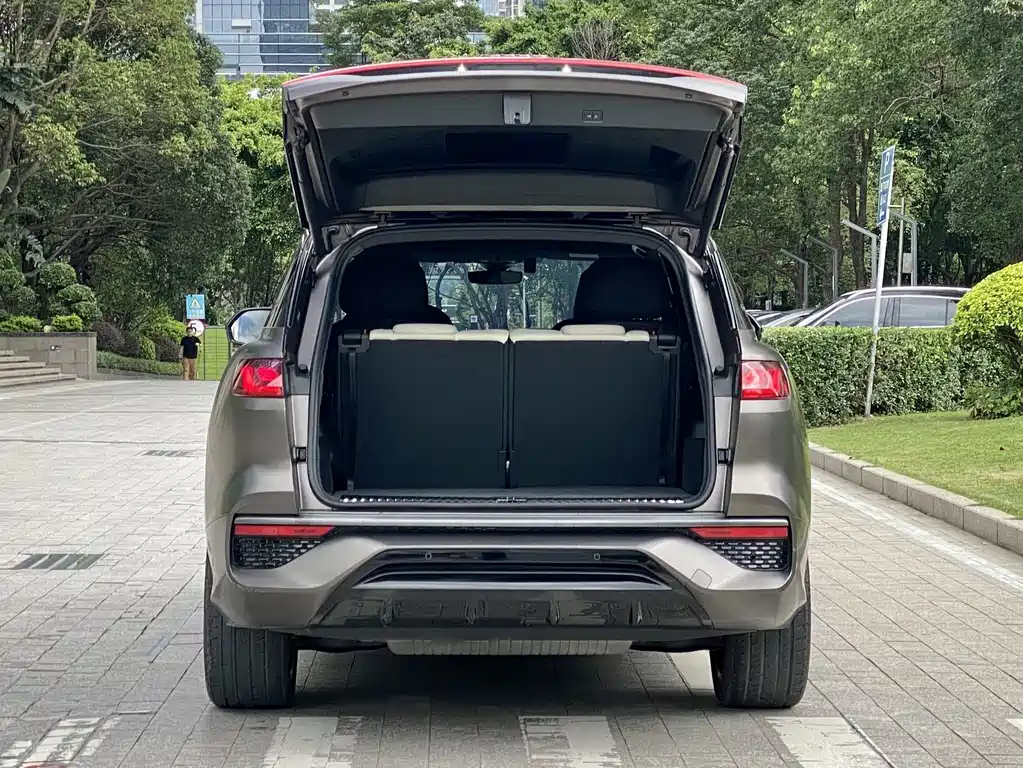 Audi Q6 2023 — фото 18