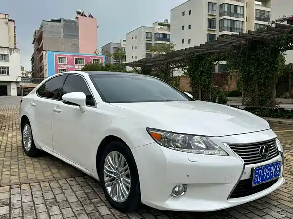 Lexus ES 2013
