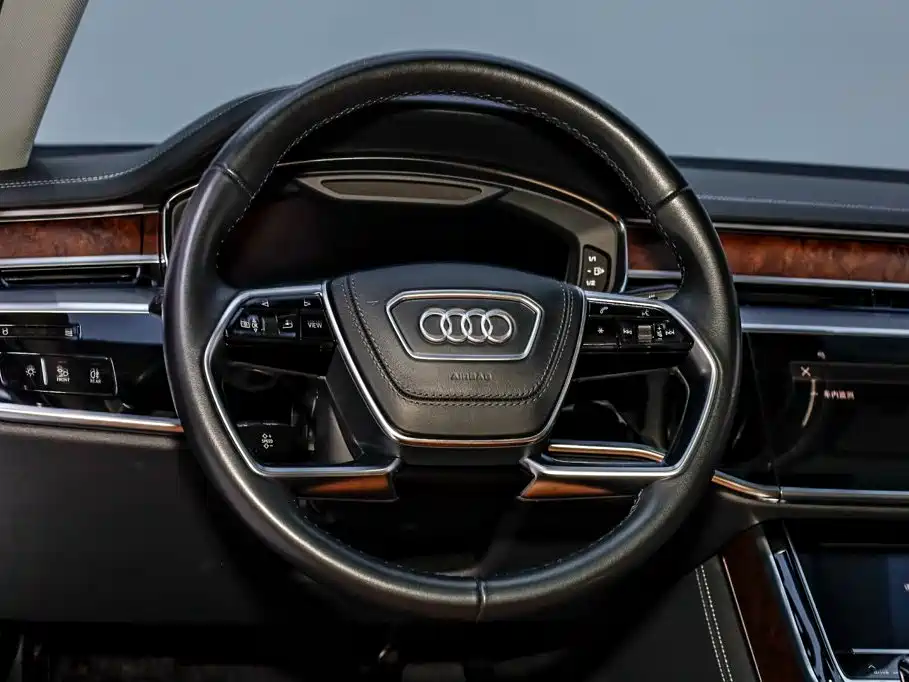 Audi A8 2022 — фото 20
