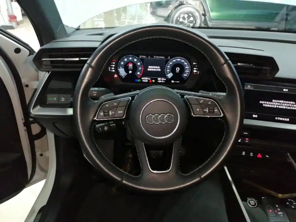 Audi A3 2023 — фото 11