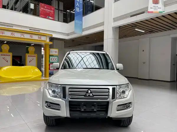 Mitsubishi Pajero 2018