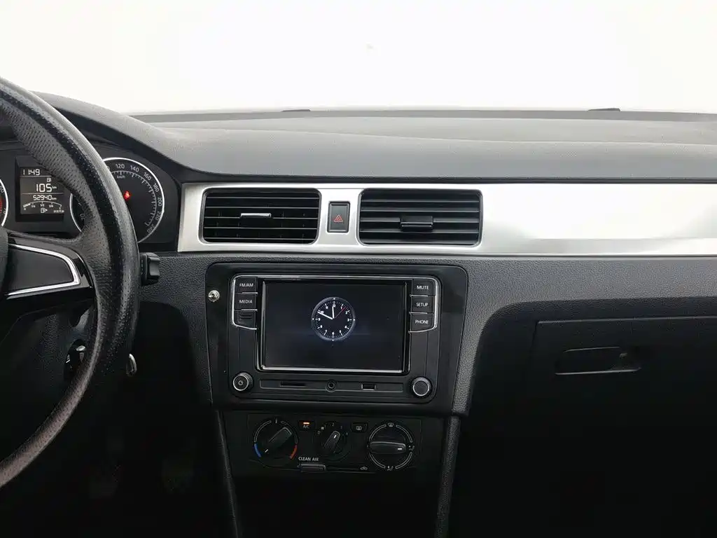 Skoda Rapid Spaceback 2017 — фото 12