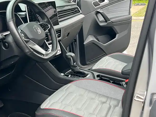 Volkswagen Tiguan L Plug-In Hybrid 2021