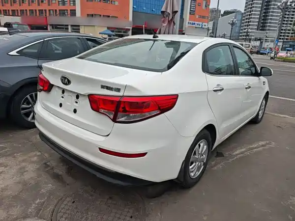 Kia K2 2015