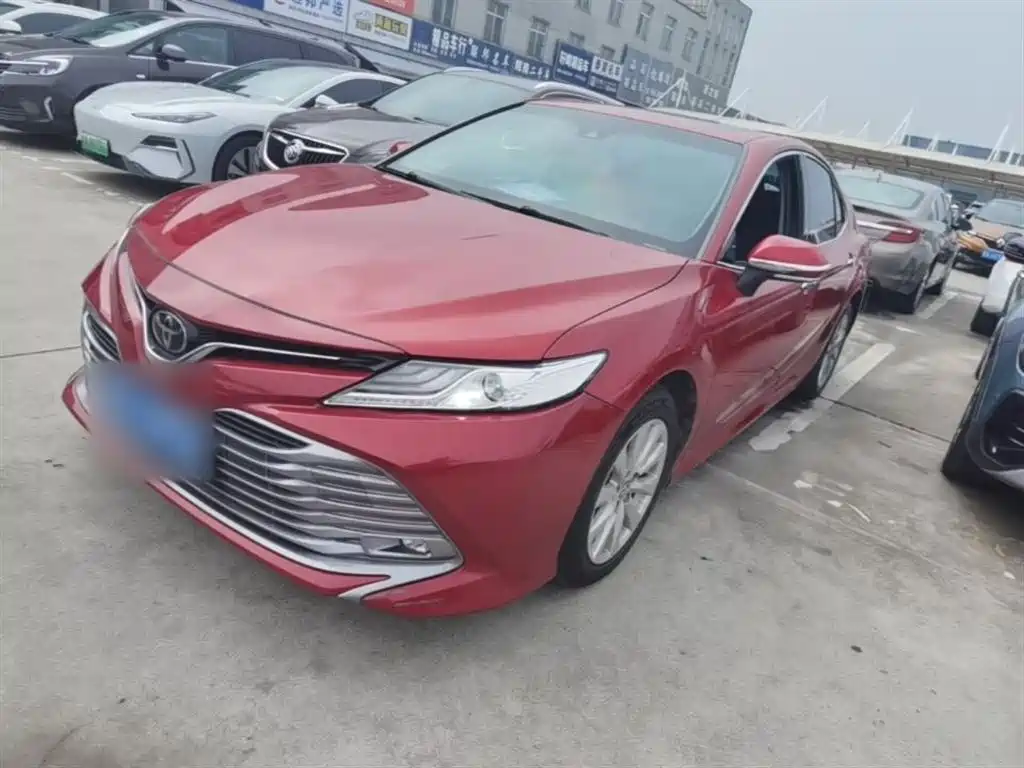 Toyota Camry 2020 — фото 1