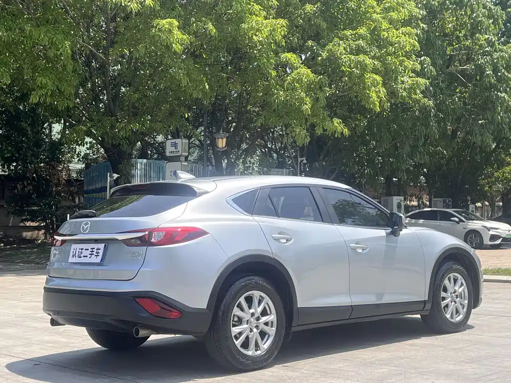 Mazda CX-4 2017 — фото 11