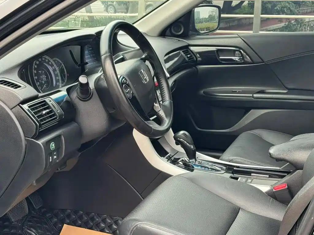 Honda Accord 2017 — фото 6