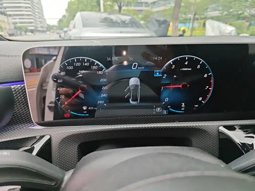 Mercedes-Benz A-Class 2019 — фото 12