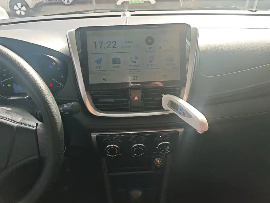 Toyota Yaris L 2019 — фото 13