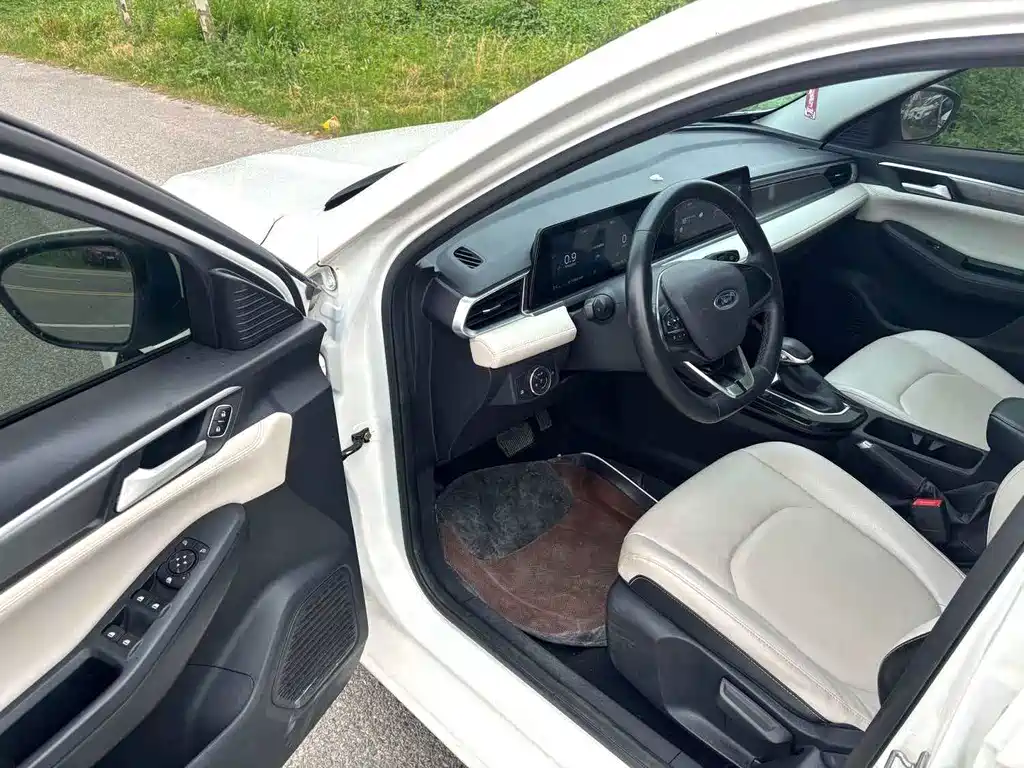 Ford Escort 2021