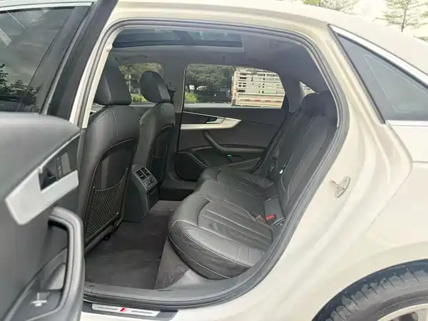 Audi A4L 2017