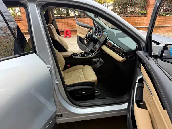 Geely Boyue L 2024