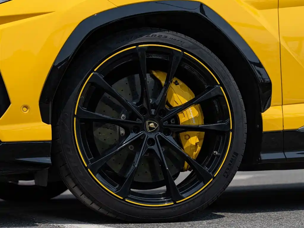 Lamborghini Urus 2019 — фото 8