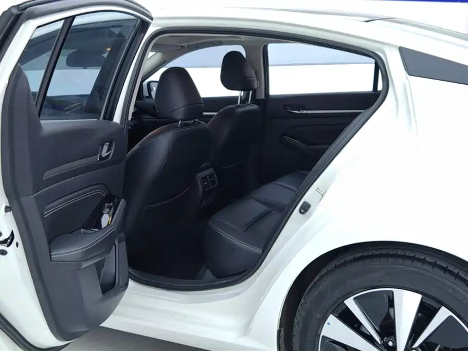 Nissan Teana 2022 — фото 11