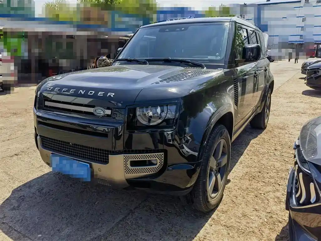 Land Rover Defender 2025