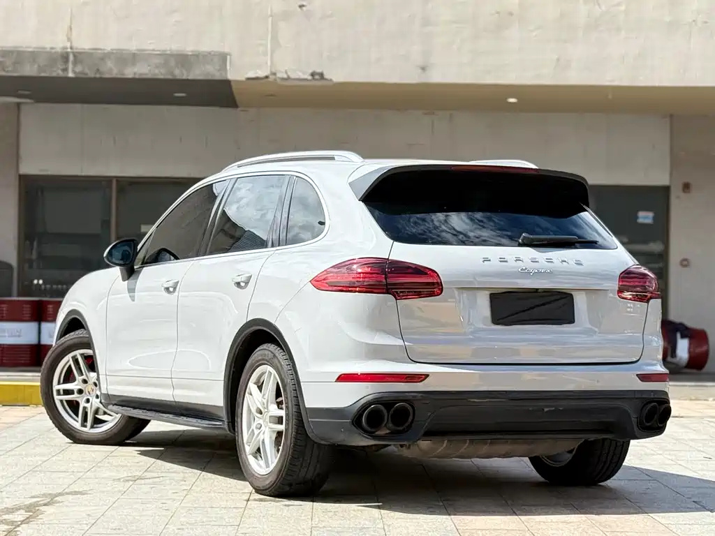Porsche Cayenne 2014 — фото 17