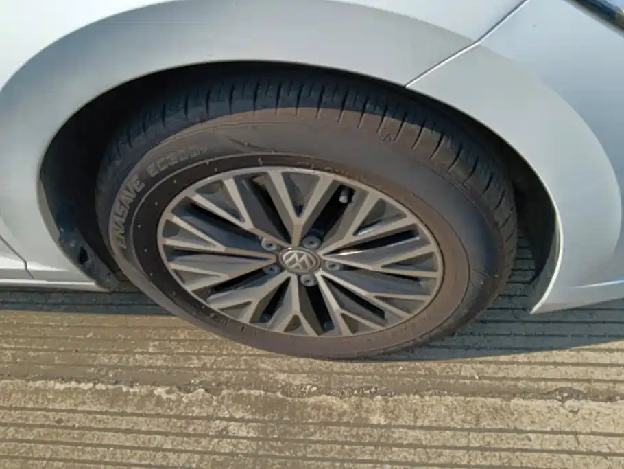 Volkswagen Sagitar 2020