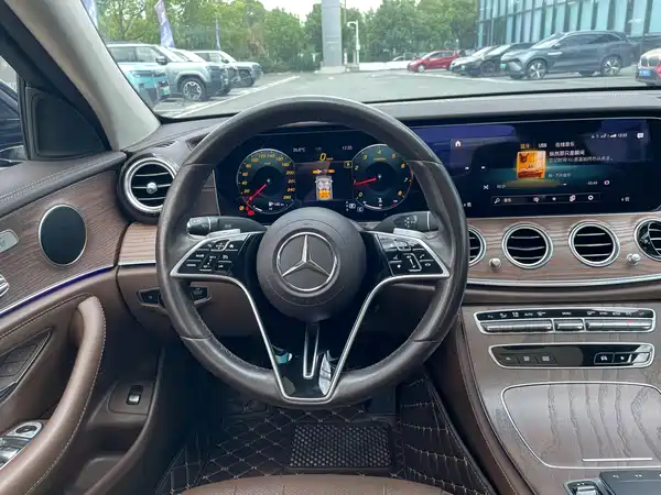 Mercedes-Benz E-Class 2022