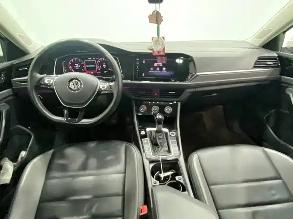 Volkswagen Sagitar 2022