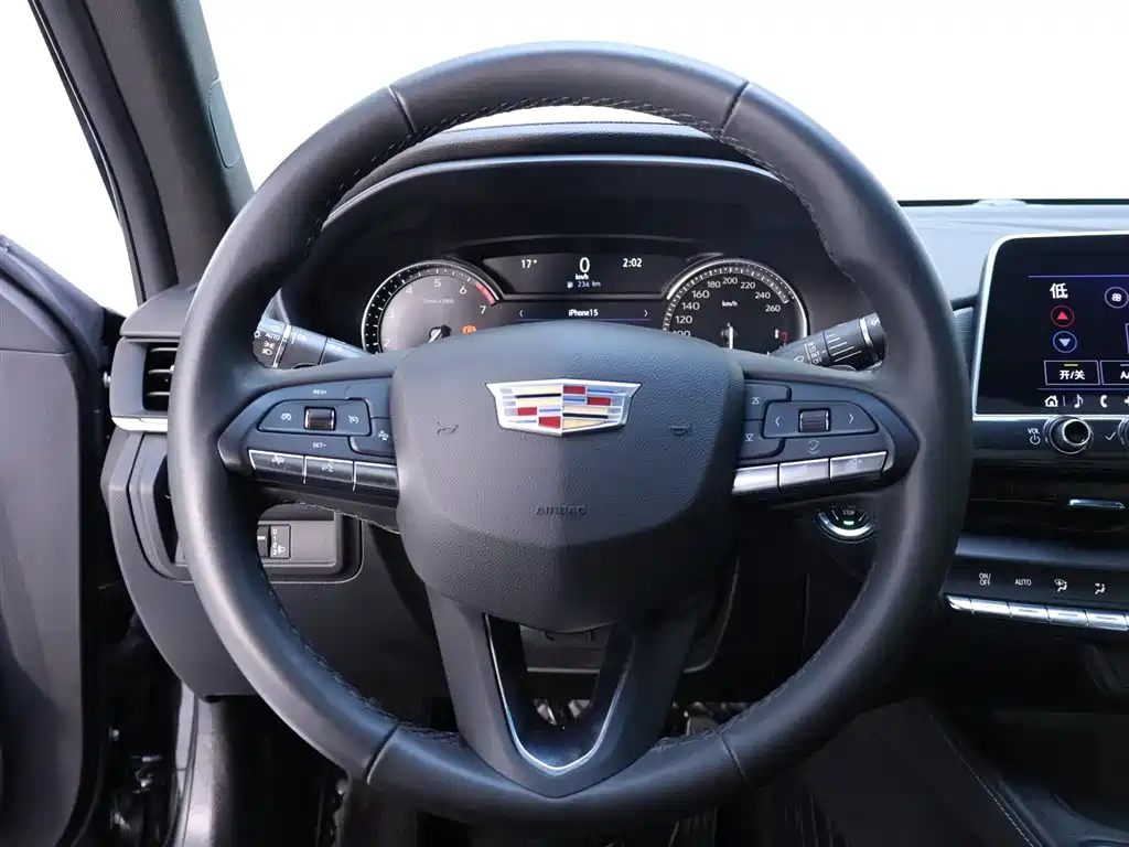 Cadillac CT4 2022 — фото 16
