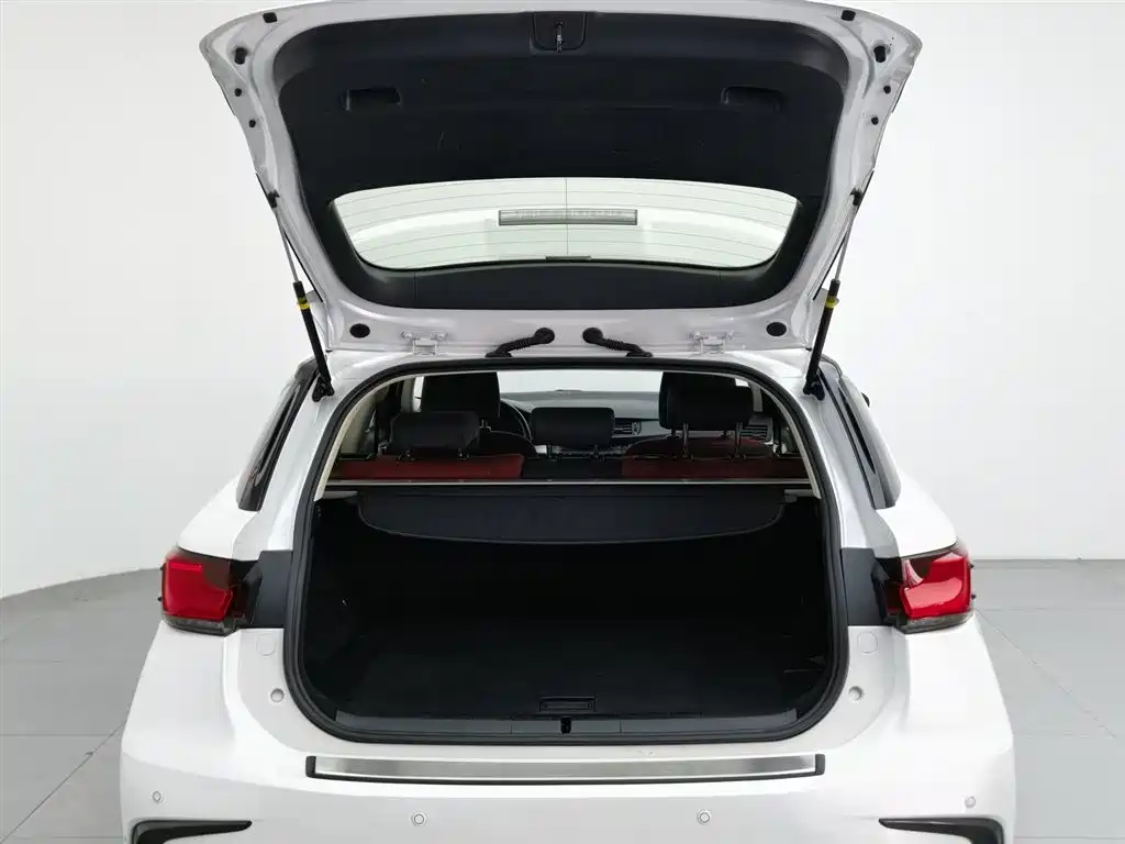 Lexus CT 2020 — фото 16