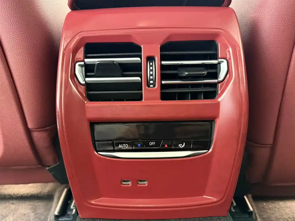 BMW 3 Series 2023 — фото 19