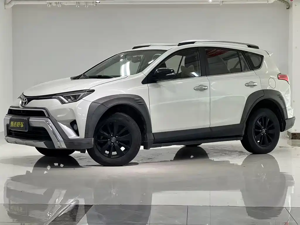 Toyota RAV4 2019 — фото 1