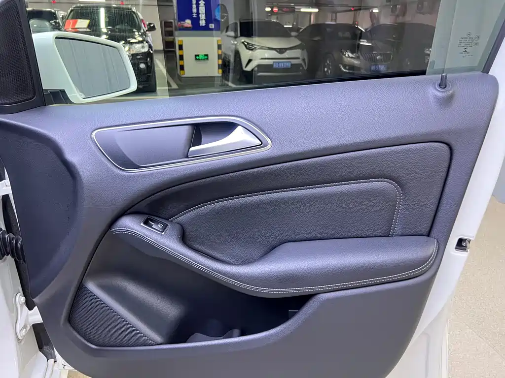 Mercedes-Benz B-Class 2018 — фото 13