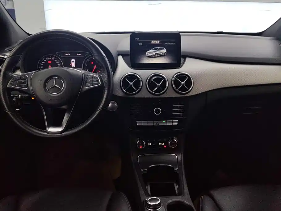 Mercedes-Benz B-Class 2017 — фото 12