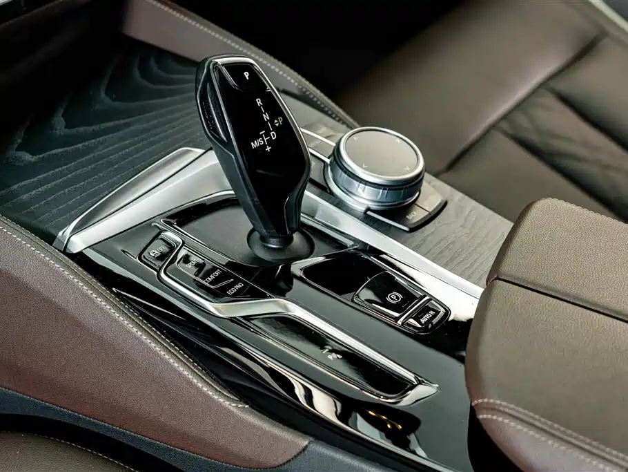 BMW 5 Series 2022 — фото 11
