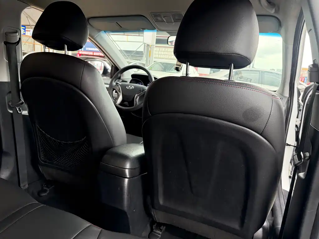 Hyundai Elantra Langdong 2017 — фото 18