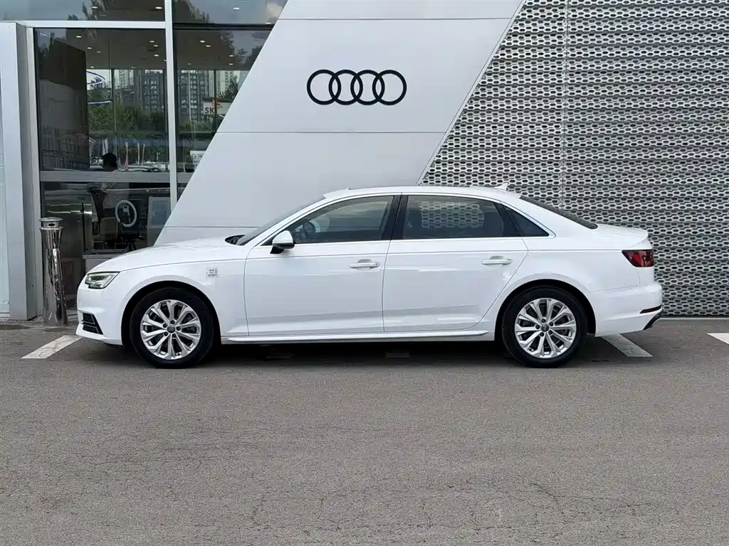 Audi A4L 2020 — фото 3