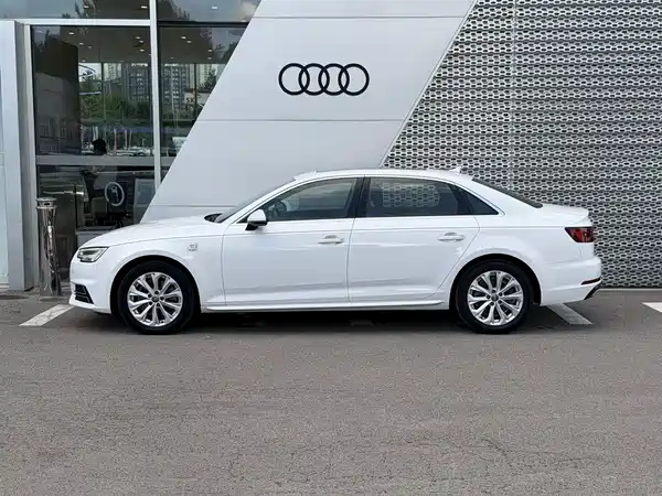Audi A4L 2020